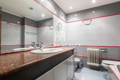 Kamienica w Lloret de Mar, Girona, Hiszpania 5 sypialni, 450 mkw. nr 176940 – zdjęcie 16