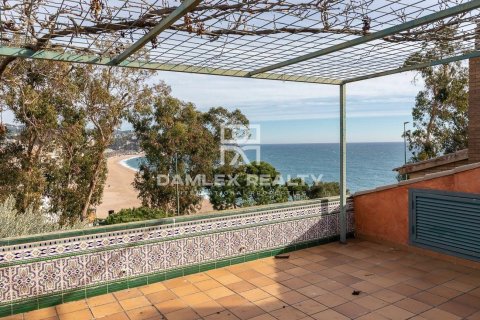 Kamienica w Lloret de Mar, Girona, Hiszpania 5 sypialni, 450 mkw. nr 176940 – zdjęcie 14