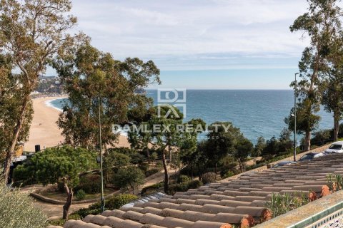Kamienica w Lloret de Mar, Girona, Hiszpania 5 sypialni, 450 mkw. nr 176940 – zdjęcie 15