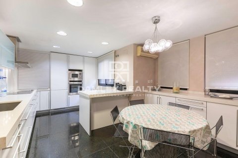 Kamienica w Lloret de Mar, Girona, Hiszpania 5 sypialni, 450 mkw. nr 176940 – zdjęcie 9
