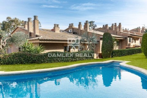 Kamienica w Lloret de Mar, Girona, Hiszpania 5 sypialni, 450 mkw. nr 176940