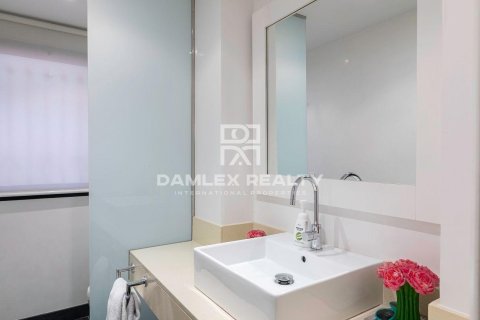 Kamienica w Lloret de Mar, Girona, Hiszpania 5 sypialni, 450 mkw. nr 176940 – zdjęcie 10