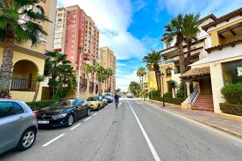 Apartment à vendre à Torrevieja, Alicante, Espagne, 3 chambres, 95 m2 No. 155636 - photo 3