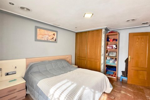 Продажа квартиры в Торревьеха, Аликанте, Испания 4 спальни, 120м2 №149800 - фото 25