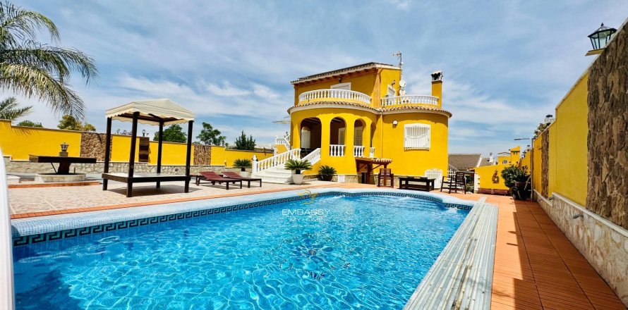 Villa en Montepinar, Alicante, España 5 dormitorios, 201 m2 No. 149799