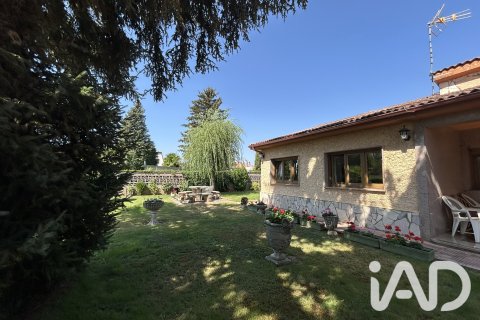 Hus till salu i Villadangos del Paramo, Leon, Spanien 3 sovrum, 163 kvm. Nr. 194410 - foto 10