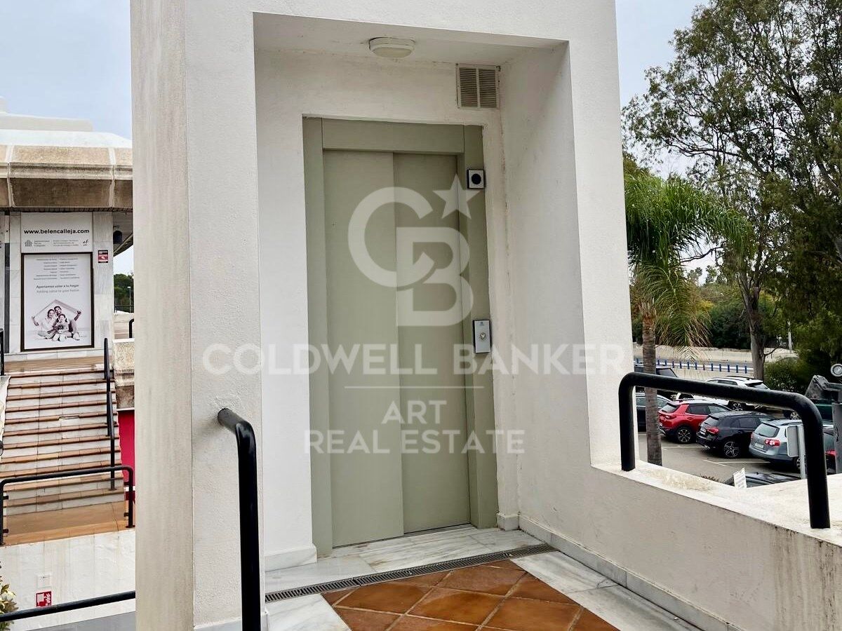 Lokal usługowy w Marbella, Malaga, Hiszpania 1 sypialnia, 130 mkw. nr 157184