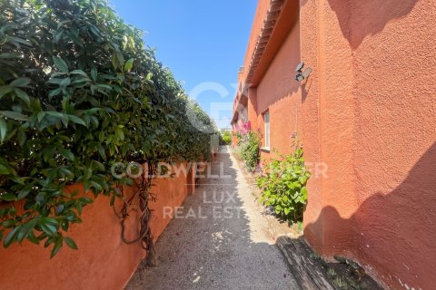 House for sale in Llers, Girona, Spain 5 bedrooms, 369 sq.m. No. 157186 - photo 20