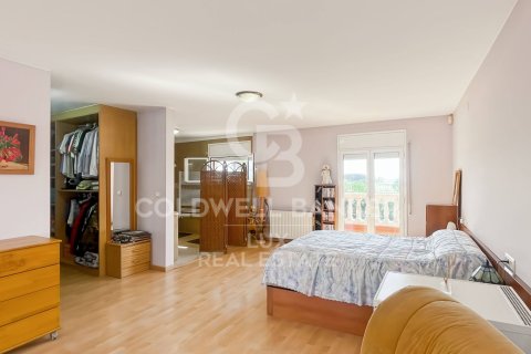 House for sale in Llers, Girona, Spain 5 bedrooms, 369 sq.m. No. 157186 - photo 9