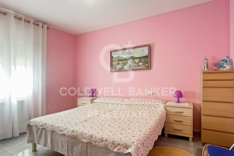 House for sale in Llers, Girona, Spain 5 bedrooms, 369 sq.m. No. 157186 - photo 12