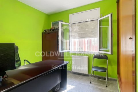 House for sale in Llers, Girona, Spain 5 bedrooms, 369 sq.m. No. 157186 - photo 12