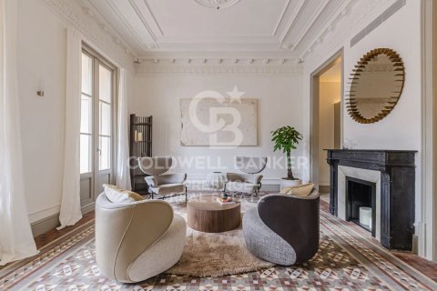 Apartamento en venta en Barcelona, España 3 dormitorios, 242 m2 No. 157185 - foto 3