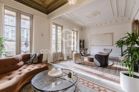 Apartamento en venta en Barcelona, España 3 dormitorios, 242 m2 No. 157185 - foto 5