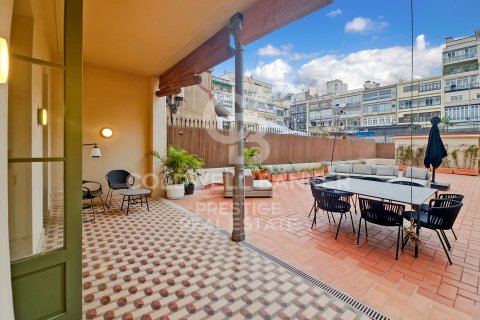 Apartamento en venta en Barcelona, España 3 dormitorios, 242 m2 No. 157185 - foto 1