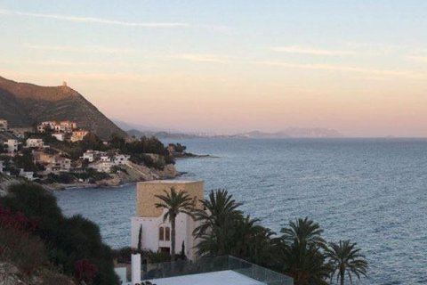 Villa for sale in El Campello, Alicante, Spain 3 bedrooms, 265 sq.m. No. 165170 - photo 2